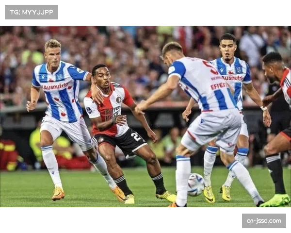 费耶诺德边路进攻组合默契 传中球质量位居联赛前列